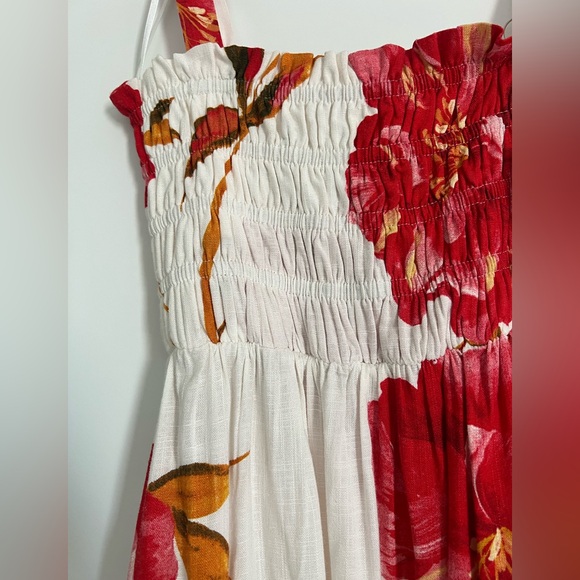 Red and White Floral maxi Dresse - Picture 3 of 3